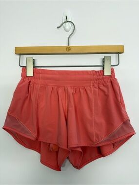 Lululemon Hotty Hot Low-Rise Lined Short 2.5" Raspberry Cream Size 4